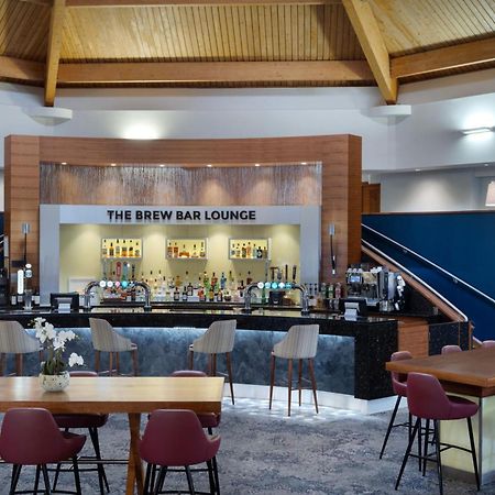 Delta Hotels By Marriott Уолтъм Аби Екстериор снимка